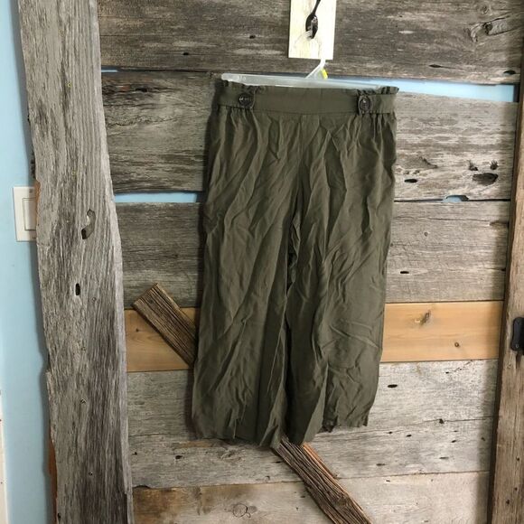 𝅺suzy Shier Size Small Green Paperbag Waist Capri Pants - Picture 1 of 5